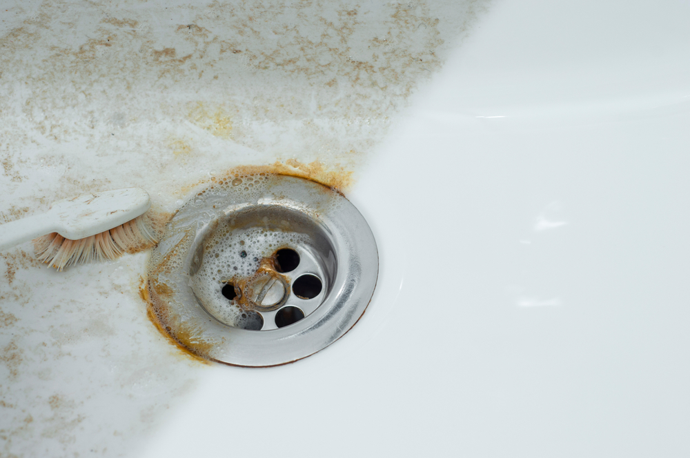 How to Remove Rust Stains From Toilets, Sinks & Bathtubs